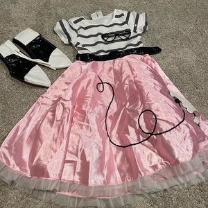 Girls 1950s poodle skirt costume